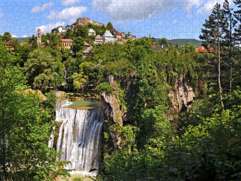Der Pliva-Wasserfall in Jajce, Zentralbosnien - CALVENDO Foto-Puzzle'