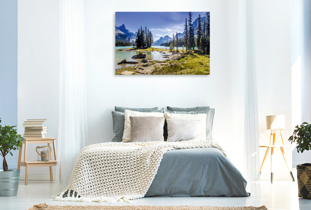 Premium Textil-Leinwand Premium Textil-Leinwand 120 cm x 80 cm quer Maligne Lake, Alberta