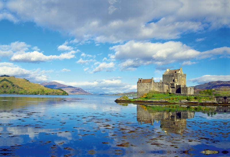 Premium Textil-Leinwand Das Eilean Donan Castle in Westschottland