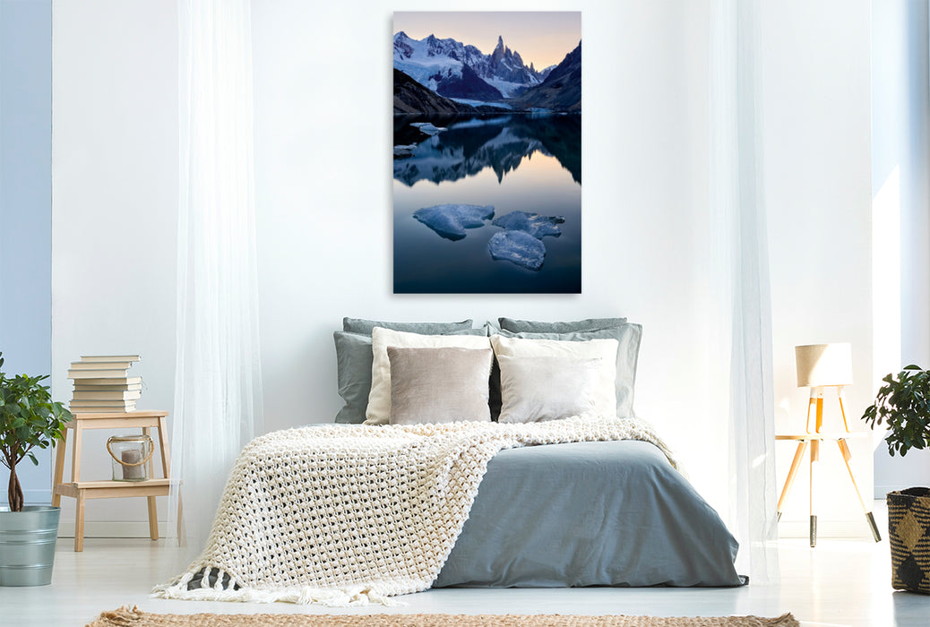 Premium Textil-Leinwand Premium Textil-Leinwand 80 cm x 120 cm  hoch Laguna Torre mit Cerro Torre, El Chaltén, Patagonien