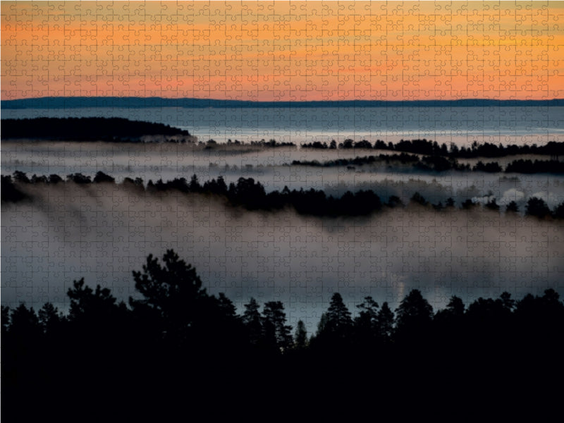 Blick von Klintens Utsikt auf Karlsborg am Vätternsee beim Sonnenaufgang, Schweden 1000 Teile Puzzle quer - CALVENDO Foto-Puzzle'