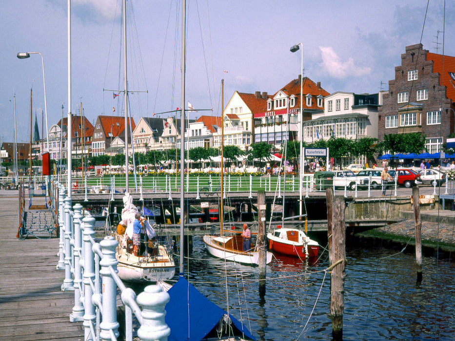 Kaiserbrücke mit Ortsansicht Travemünde - CALVENDO Foto-Puzzle'