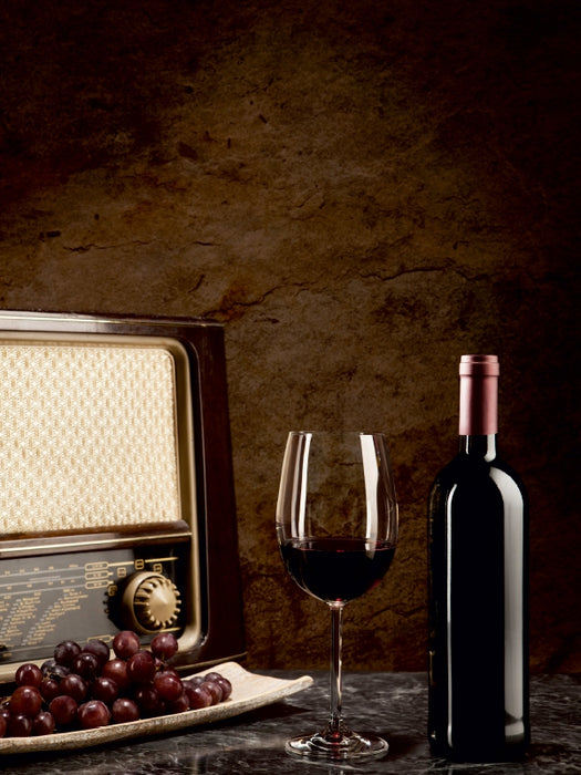 Red wine in bottle and glass with grapes - CALVENDO photo puzzle 