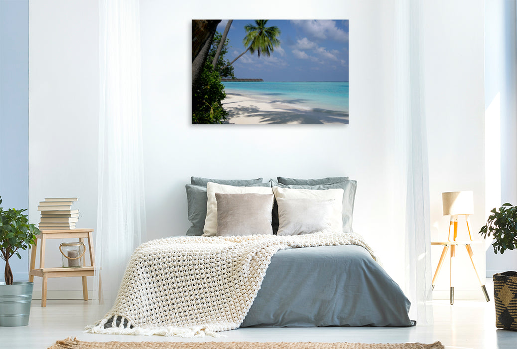 Premium Textil-Leinwand Premium Textil-Leinwand 120 cm x 80 cm quer Malediven-Strand mit weißem Korallensand
