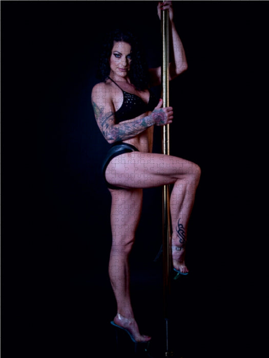 Pole Dance - Trainerin 1000 Teile Puzzle hoch - CALVENDO Foto-Puzzle'