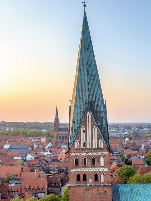 Blick über Lüneburg mit St. Johanniskirche 1000 Teile Puzzle hoch - CALVENDO Foto-Puzzle'