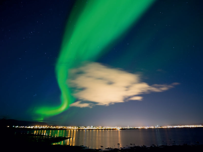 Aurora mit der Skyline von Reykjavík 1000 Teile Puzzle quer - CALVENDO Foto-Puzzle'