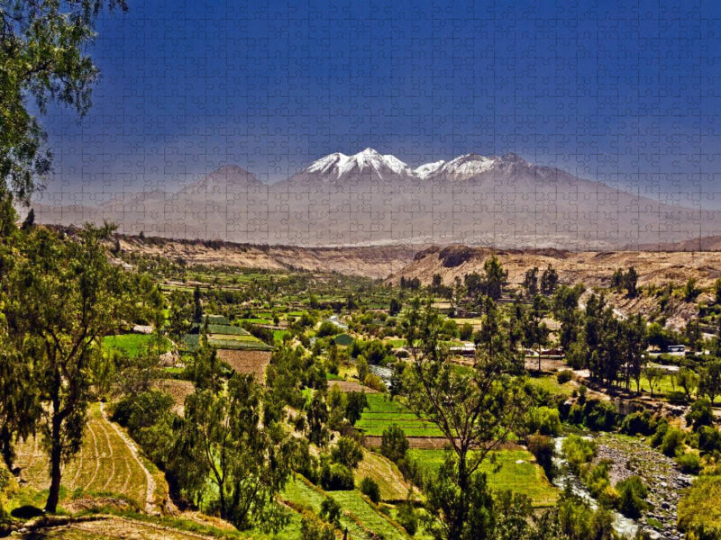 Vulkan Chachani, 6057 m - CALVENDO Foto-Puzzle'