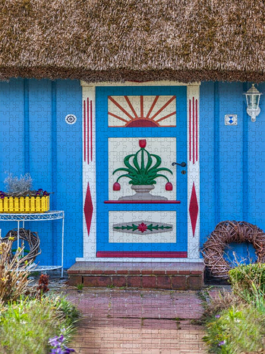 Tür mit Tulpenstrauß in Zingst an der Ostsee - CALVENDO Foto-Puzzle'