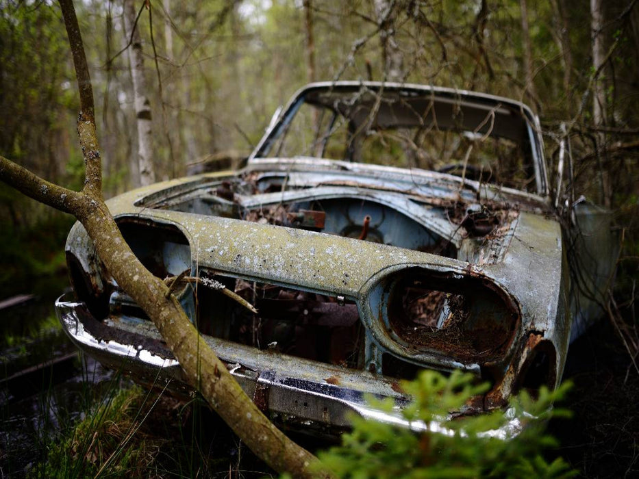 Ein Motiv aus dem Kalender BILKYRKOGÅRDEN Der Autofriedhof im Kyrkö Mosse - CALVENDO Foto-Puzzle'