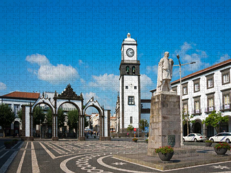 Ponta Delgada - Igreja Matriz de Sao Sebastiao und Portas da Cidade - CALVENDO Foto-Puzzle'