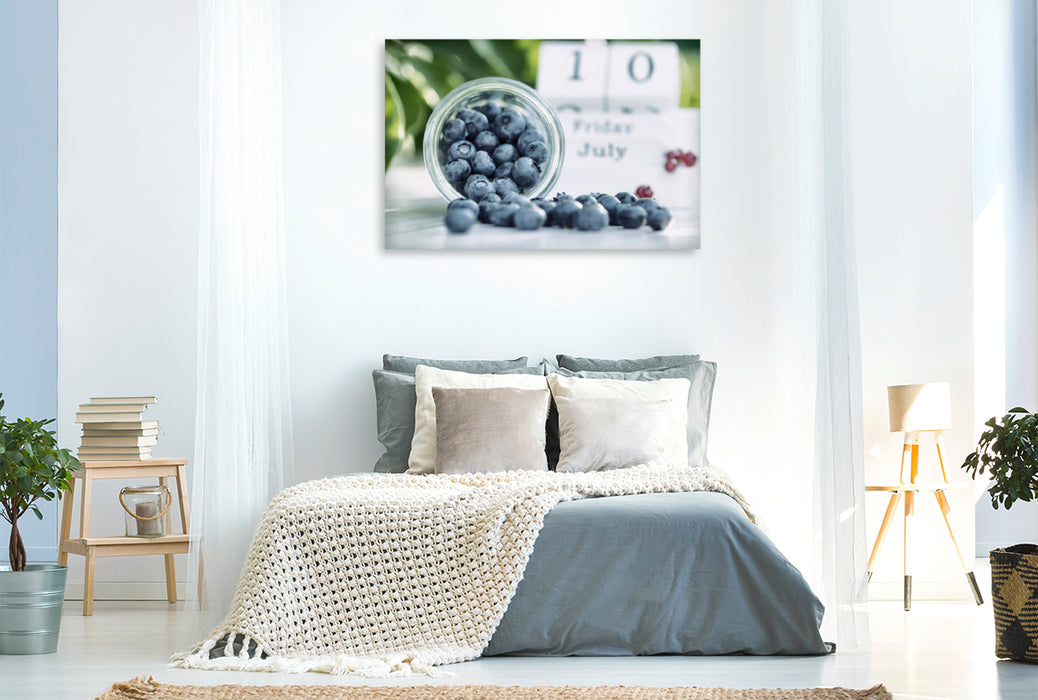 Premium Textil-Leinwand Premium Textil-Leinwand 120 cm x 80 cm quer Blaubeeren in der Sommerküche
