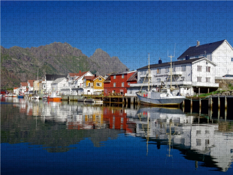 The fishing village of Henningsvaer - CALVENDO photo puzzle 
