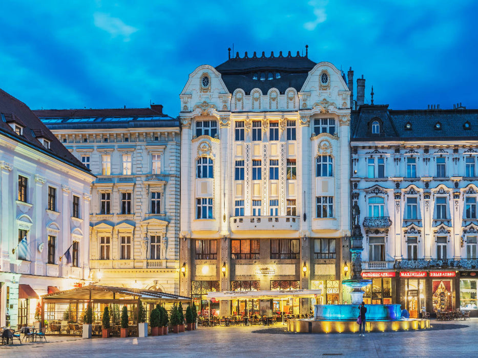 Westseite des Hauptplatzes Bratislava - CALVENDO Foto-Puzzle'
