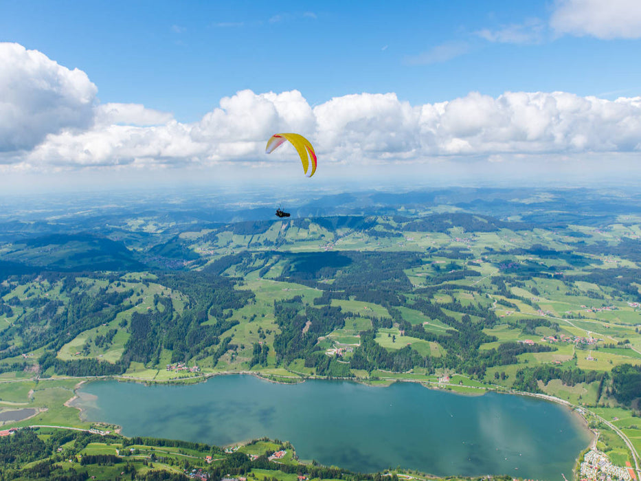 Mit dem Gleitschirm über dem Großen Alpsee - CALVENDO Foto-Puzzle'