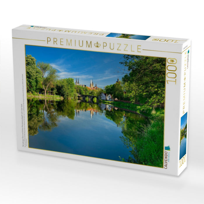 Merseburger Dom und Schloss Merseburg spiegeln sich in der Saale - CALVENDO Foto-Puzzle'