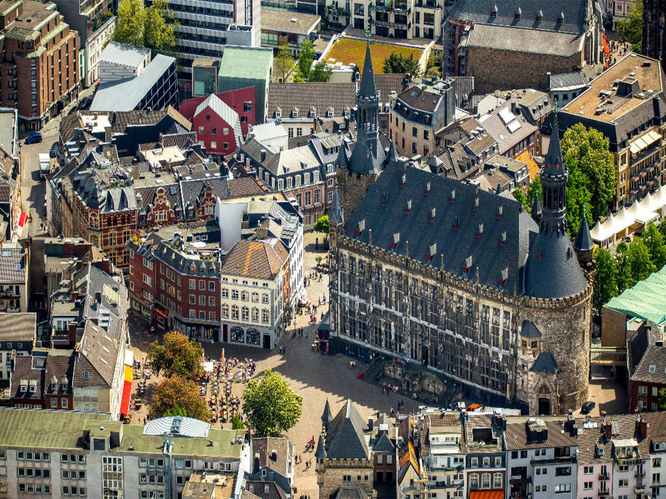 Luftbild vom Aachener Rathaus mit Innenstadt - CALVENDO Foto-Puzzle'