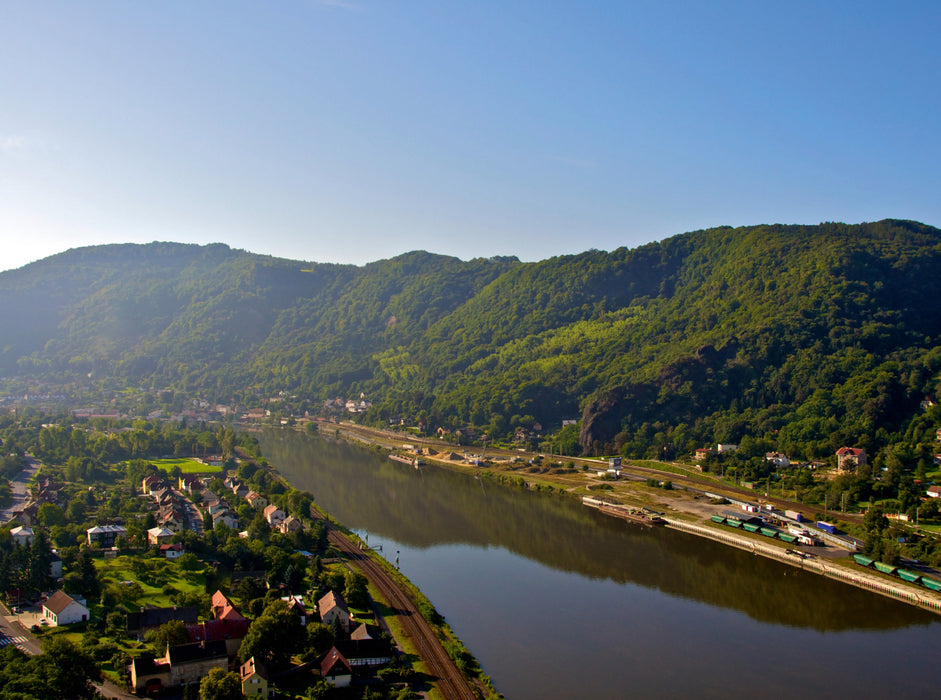 View of the Elbe near Usti nad Labem - CALVENDO photo puzzle 