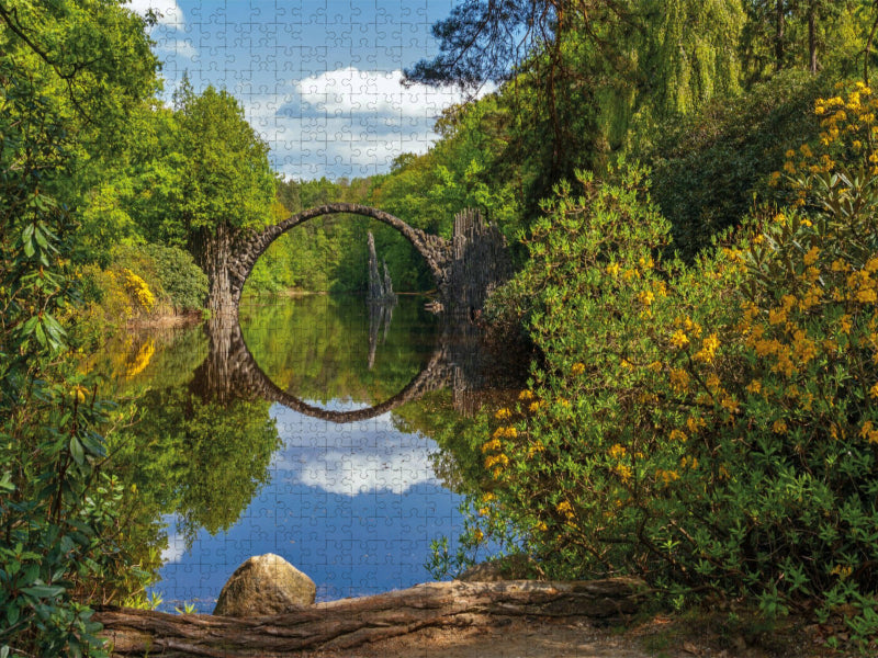 Rakotzbrücke im Rhododrendronpark Kromlau - CALVENDO Foto-Puzzle'