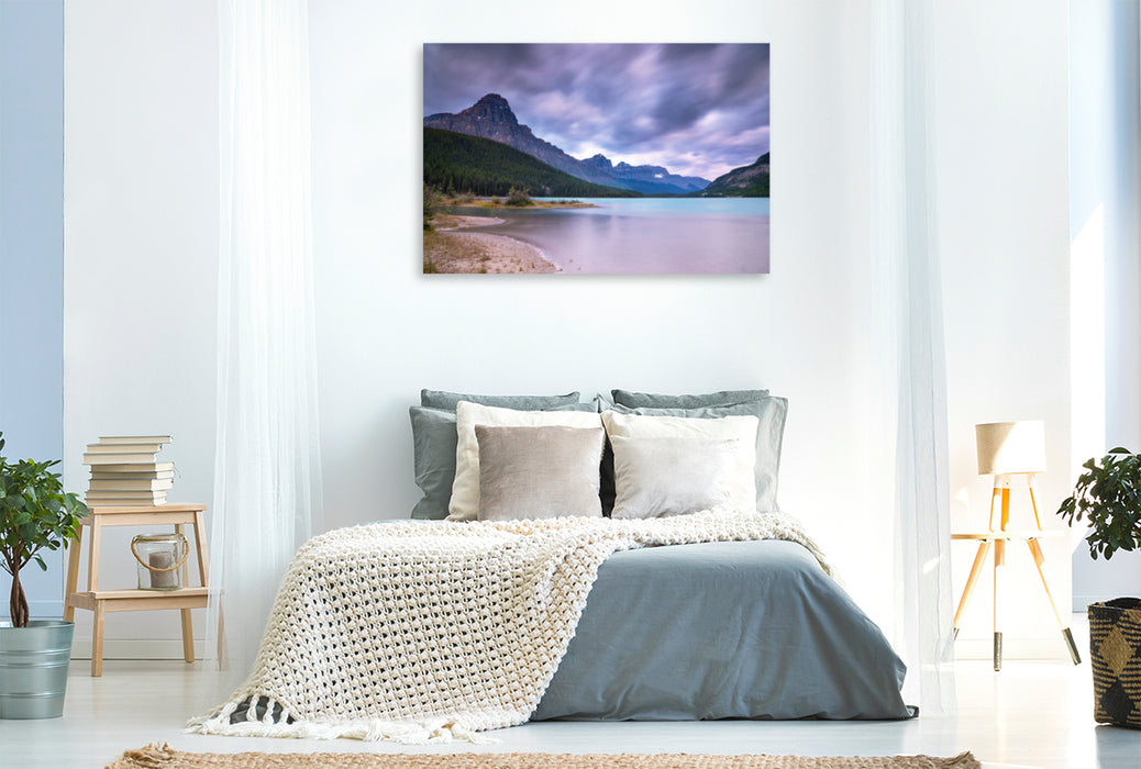 Premium Textil-Leinwand Premium Textil-Leinwand 120 cm x 80 cm quer Bergpanorama mit spektakulärem Sonnenaufgang in den Rocky Mountains im Banff Nationalpark Kanadas