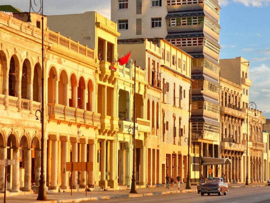 Havannas Uferstraße Malecón mit dem russischen Restaurant NAZDAROVIE - CALVENDO Foto-Puzzle'