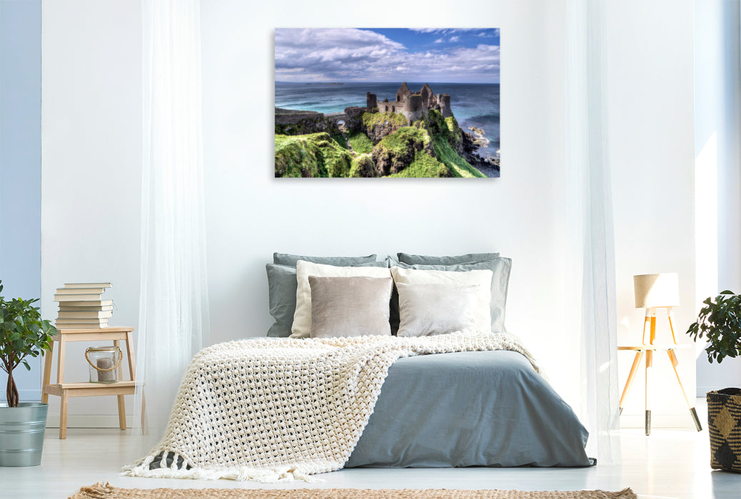 Premium Textil-Leinwand Premium Textil-Leinwand 120 cm x 80 cm quer Dunluce Castle, County Antrim