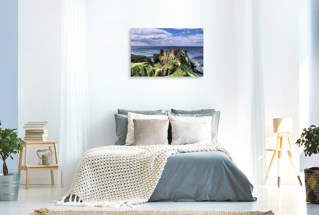 Premium Textil-Leinwand Premium Textil-Leinwand 120 cm x 80 cm quer Dunluce Castle, County Antrim