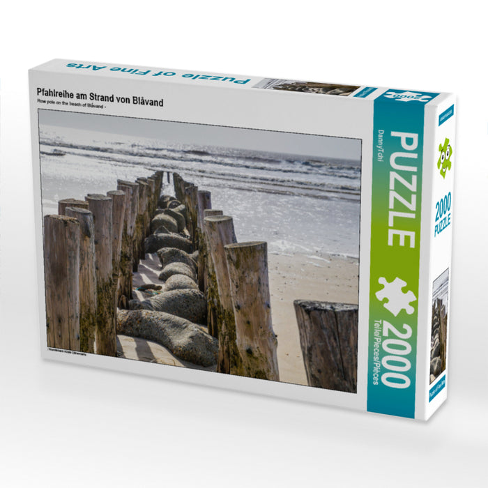 Pfahlreihe am Strand von Blåvand 2000 Teile Puzzle quer - CALVENDO Foto-Puzzle'