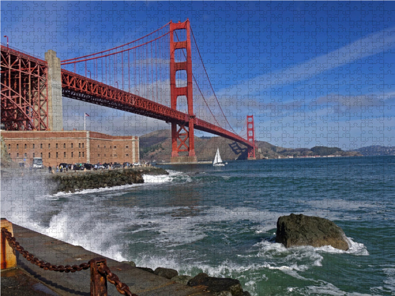 Eindrucksvolle Golden Gate Bridge mit Fort Point über das Golden Gate in Kalifornien, San Francisco. Amerika, USA, Meer, Wasser, Ruhe, Architektur 2000 Teile Puzzle quer - CALVENDO Foto-Puzzle'