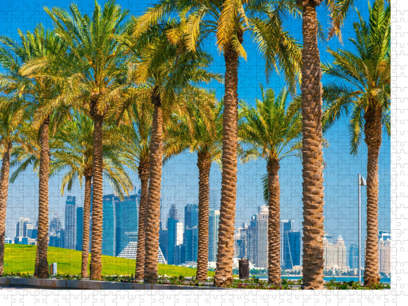 Blick durch Palmen auf die Skyline - CALVENDO Foto-Puzzle'