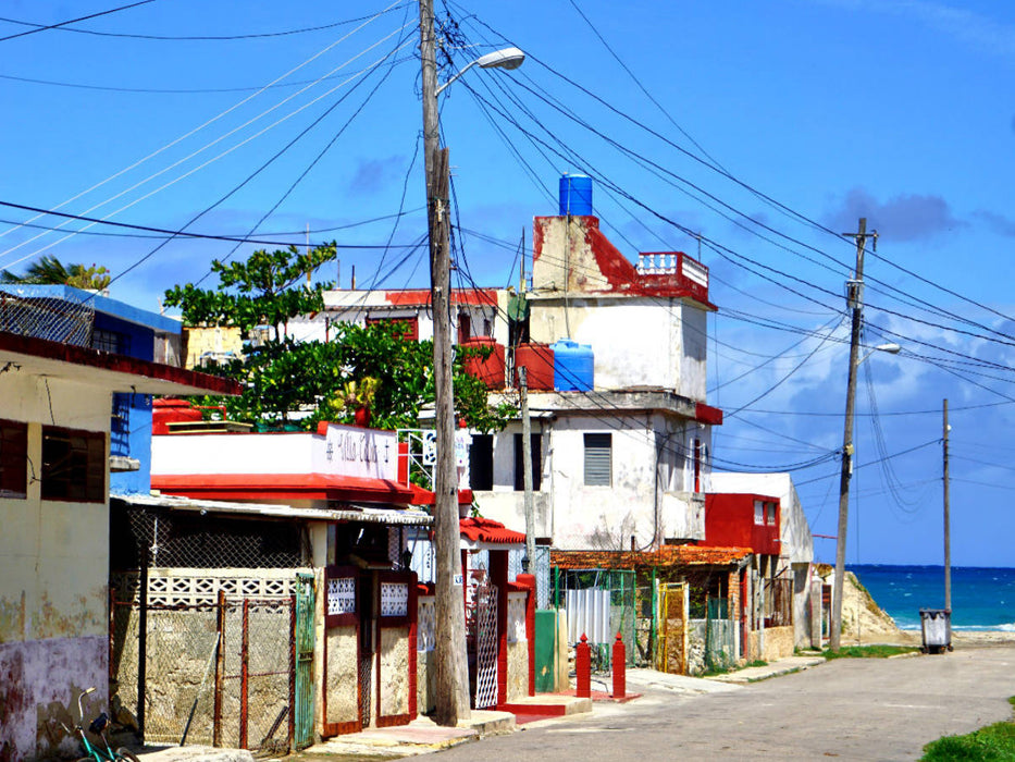 Straße zum Strand der Stadt Guanabo in Kuba - CALVENDO Foto-Puzzle'