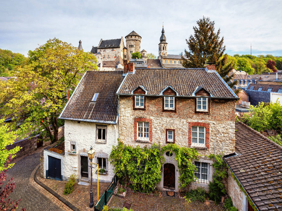 Finkenberggasse mit Blick auf die Burg - CALVENDO Foto-Puzzle'