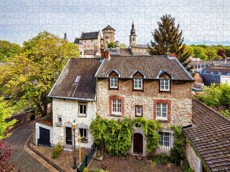 Finkenberggasse mit Blick auf die Burg - CALVENDO Foto-Puzzle'