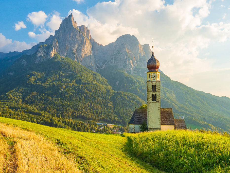 Idyllisches Kirchlein von San Valentino vor der mächtigen Kulisse des Schlern - CALVENDO Foto-Puzzle'