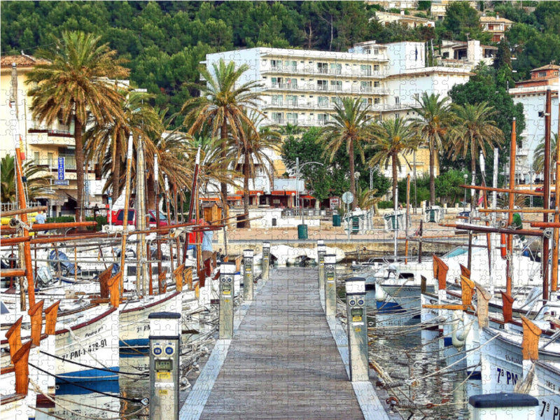 Fishing boats in the harbor of Port de Sóller - CALVENDO photo puzzle 