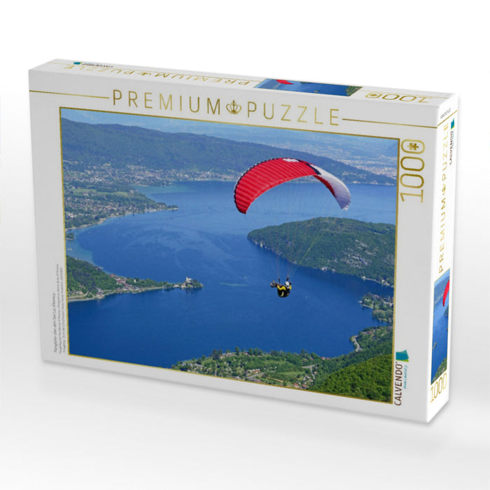 Paragleiter über dem See Lac d'Annecy. - CALVENDO Foto-Puzzle'