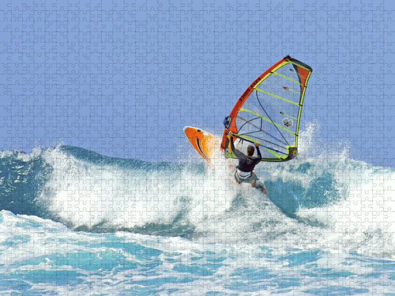 Beherzter Windsurfer gleitet rasant durch die Brandung. - CALVENDO Foto-Puzzle'