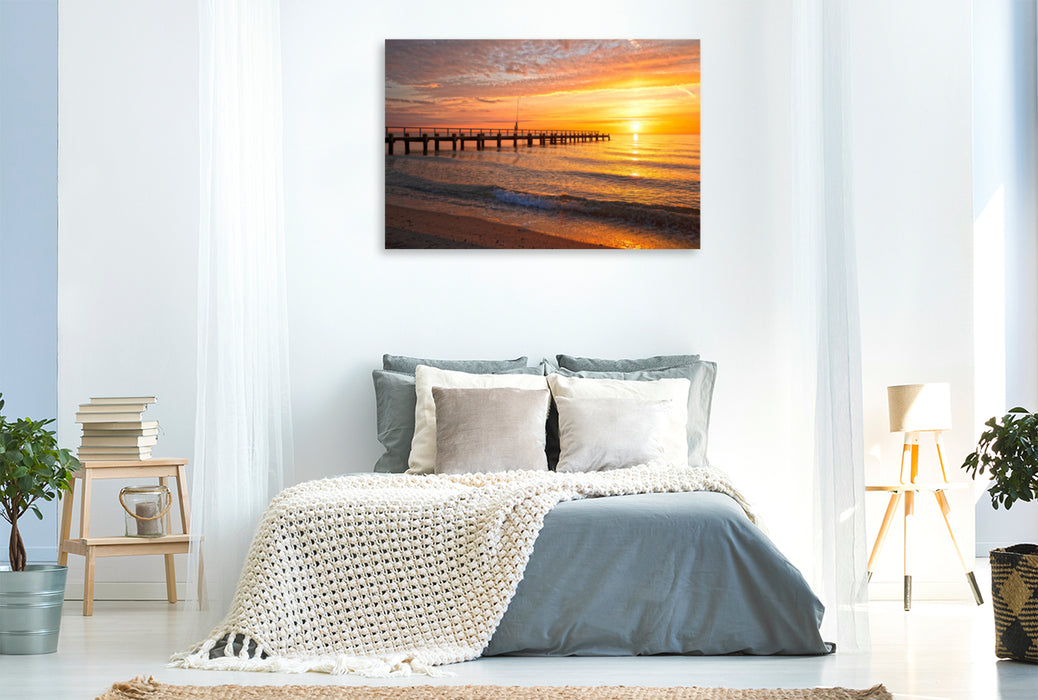 Premium Textil-Leinwand Premium Textil-Leinwand 120 cm x 80 cm quer Sonnenaufgang in Travemünde