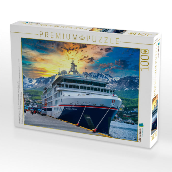 Die HANSEATIC nature am Kai von Ushuaia am südlichen Ende von Südamerika. - CALVENDO Foto-Puzzle'