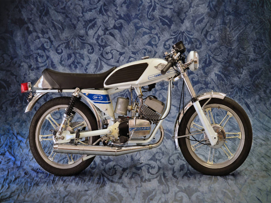 Zündapp Famel XF 17 Baujahr 1980 - CALVENDO Foto-Puzzle'