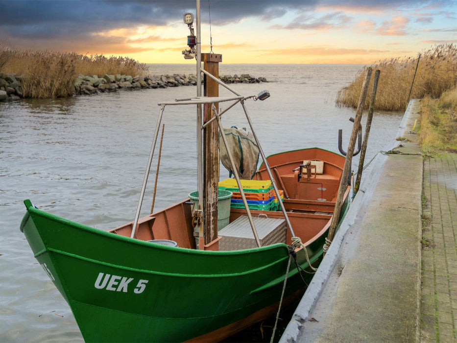 Fishing harbor in Ueckermünde - CALVENDO photo puzzle 