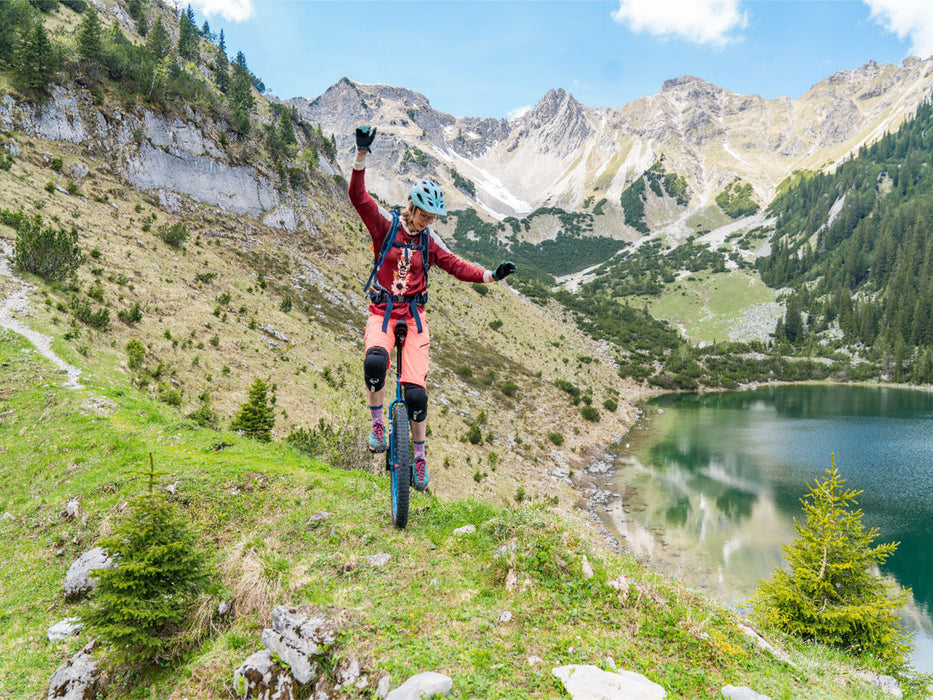 Descente en monocycle au Soiernseen - Puzzle photo CALVENDO 
