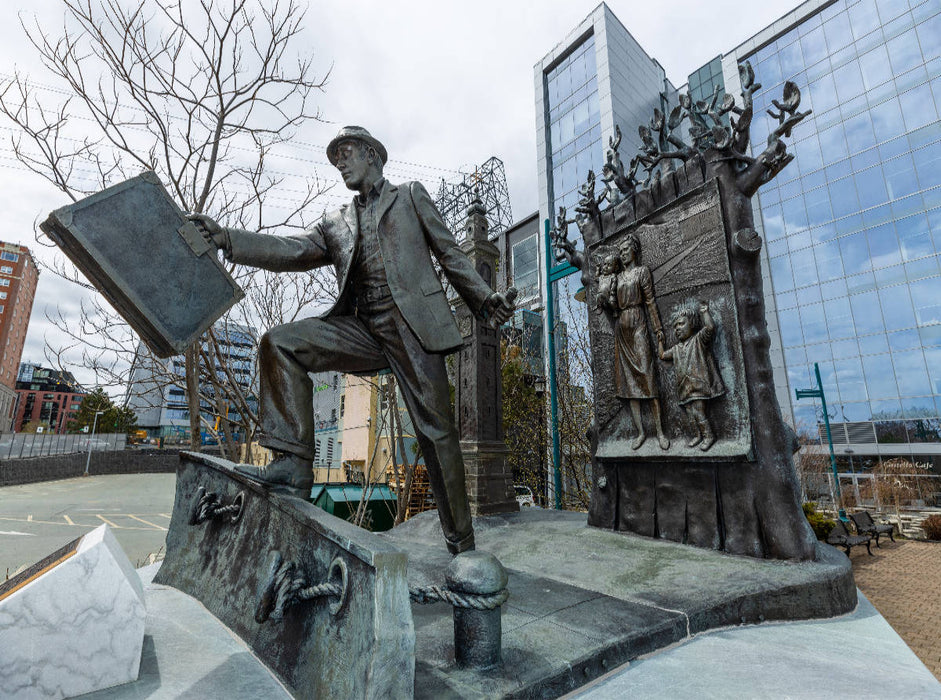 The Immigrant Monument - CALVENDO photo puzzle 