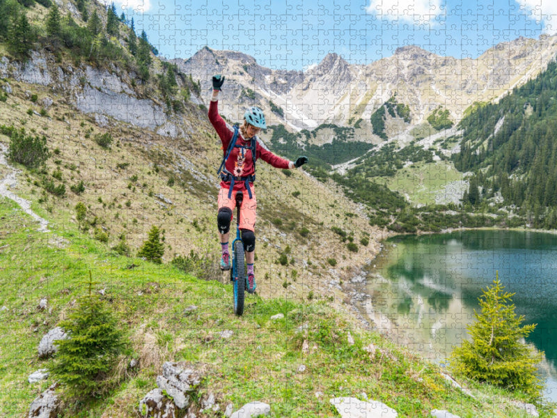 Einrad downhill an den Soiernseen - CALVENDO Foto-Puzzle'