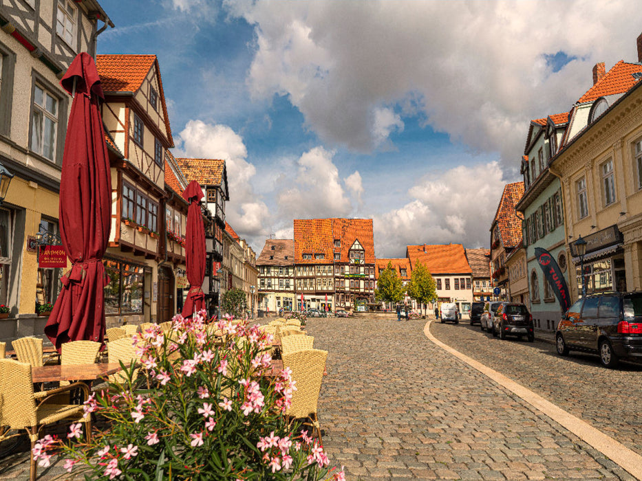 Die Neustadt vor den Mauern der Altstadt mit dem Mathildenbrunnen und dem dreigeschossigen Fachwerkhaus von 1671. - CALVENDO Foto-Puzzle'