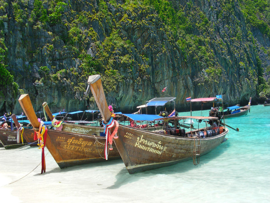Longtailboote am Strand in Thailand - CALVENDO Foto-Puzzle'