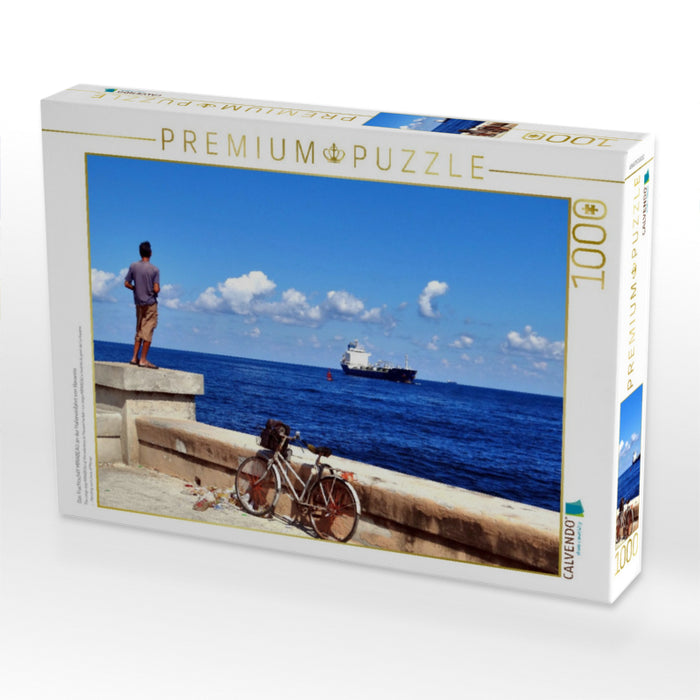Das Frachtschiff MIRABEAU an der Hafeneinfahrt von Havanna - CALVENDO Foto-Puzzle'