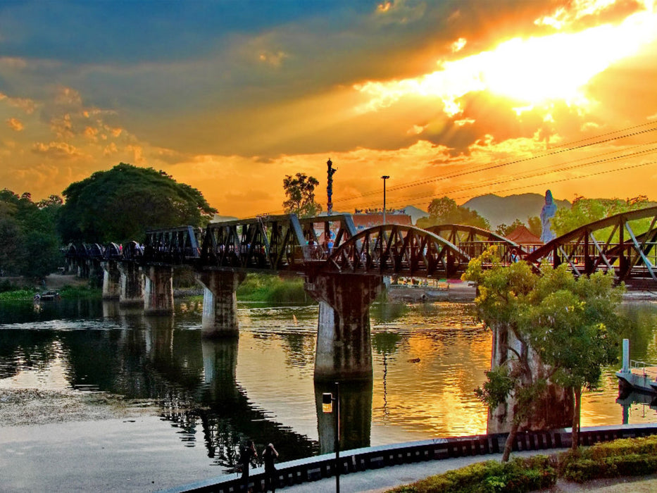 Die Brücke am Kwai in Kanchanaburi, Thailand - CALVENDO Foto-Puzzle'