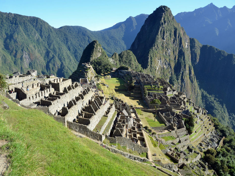 Perus berühmteste Sehenswürdigkeit Machu Picchu (2430 m) mit dem Huayna Picchu (2720 m) - CALVENDO Foto-Puzzle'
