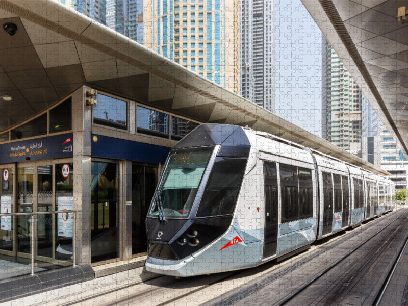 Dubai Tram in den Vereinigten Arabischen Emiraten - CALVENDO Foto-Puzzle'